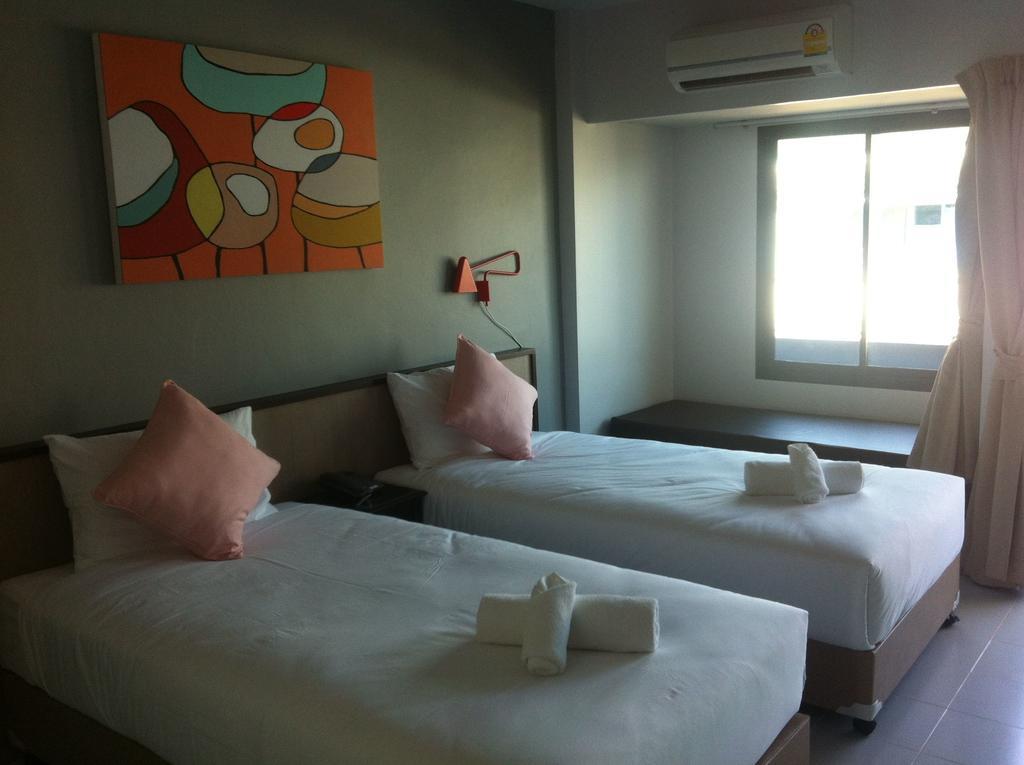 Chalong Sea Breeze Hotel Екстериор снимка