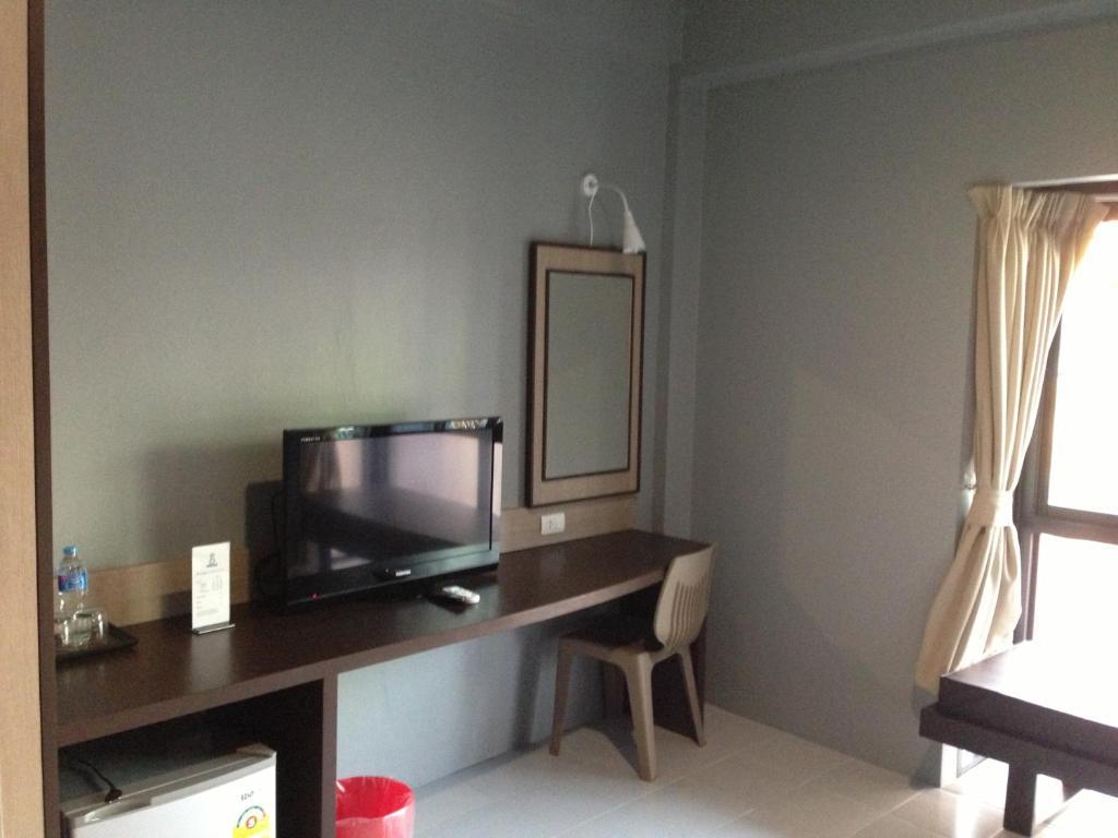 Chalong Sea Breeze Hotel Стая снимка