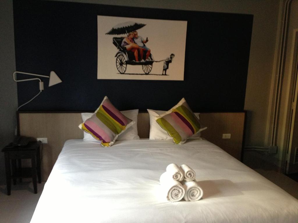 Chalong Sea Breeze Hotel Стая снимка