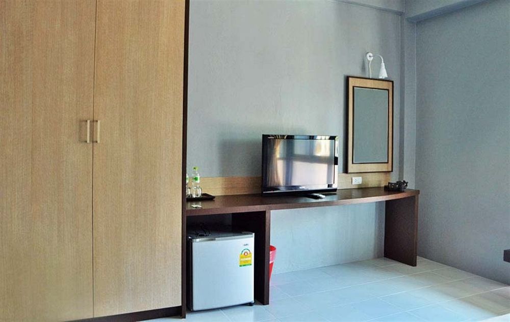 Chalong Sea Breeze Hotel Екстериор снимка
