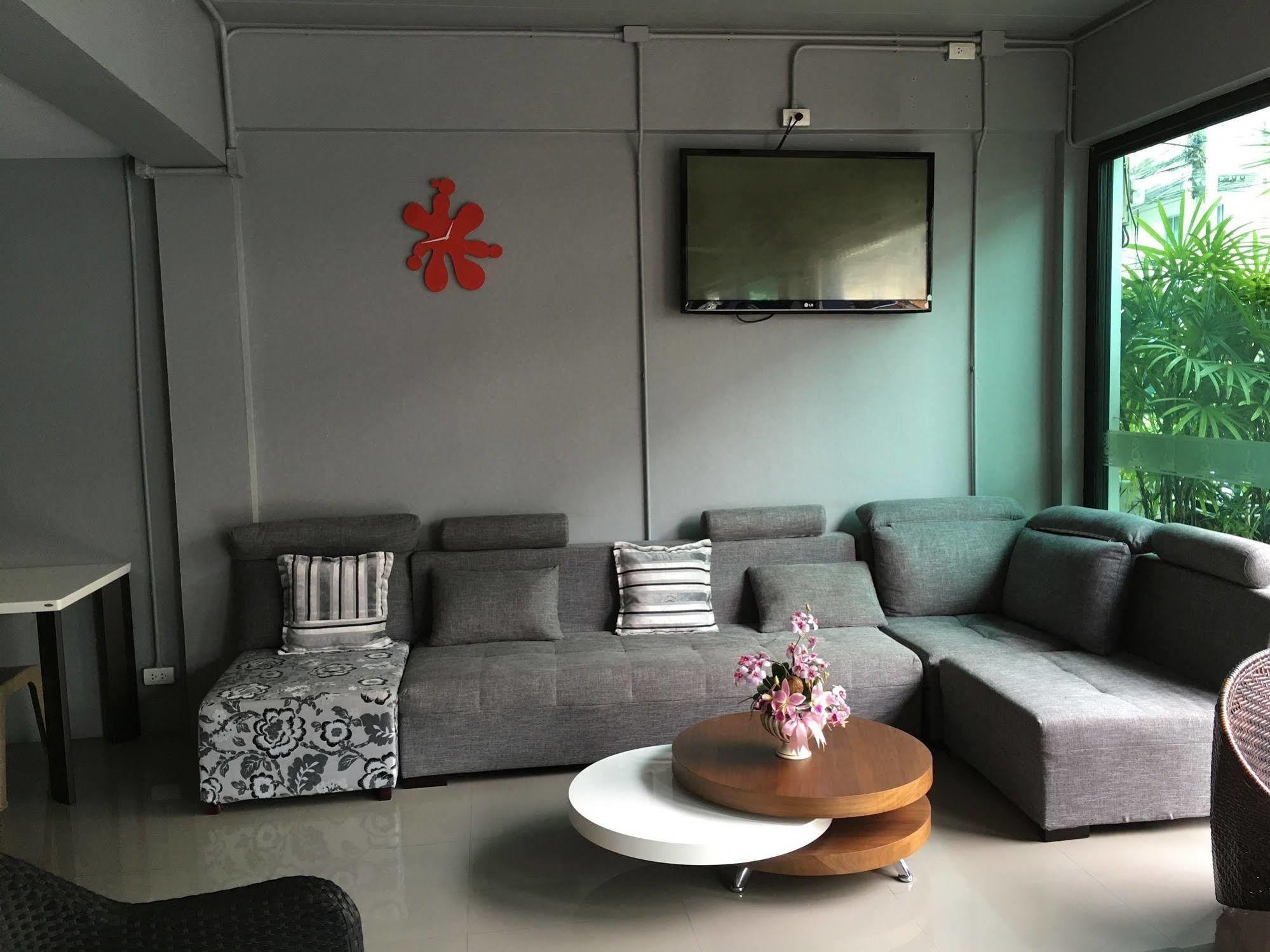 Chalong Sea Breeze Hotel Екстериор снимка